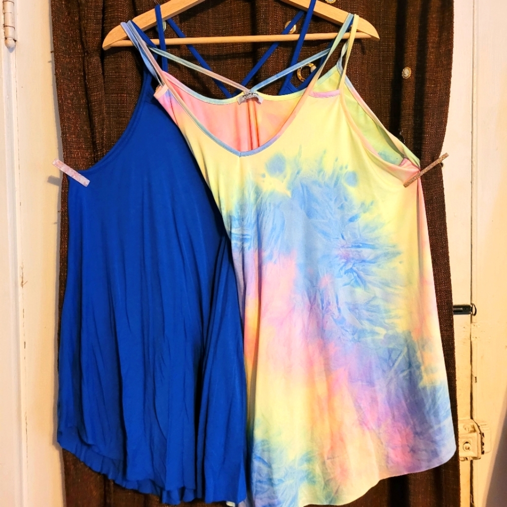Two Flowy Tank Tops XL/1X